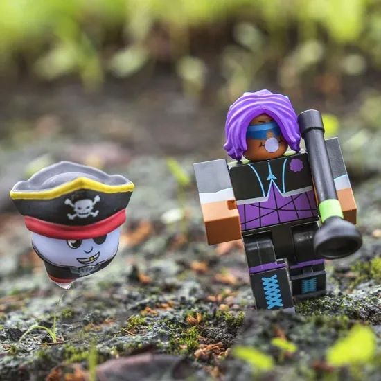 Фигурка Jazwares Roblox Core Figures Ghost Simulator: Luna W6