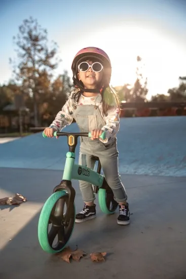 Беговел YVolution YVelo Balance Bike 2018 Refresh green 4L/13L CL 2PK
