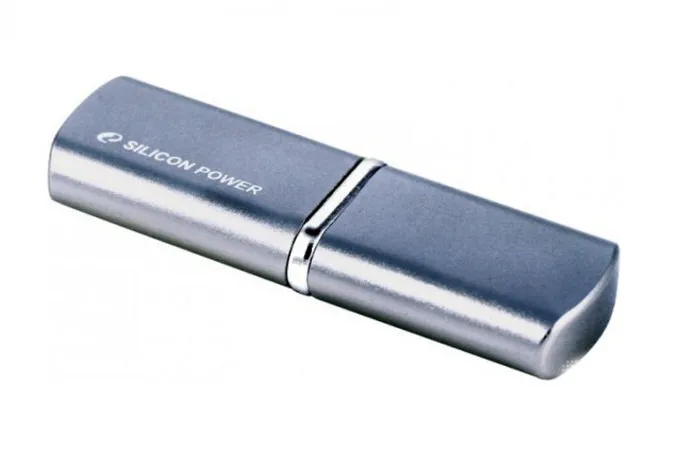USB Флеш 32GB Silicon Power SP032GBUF2720V1D