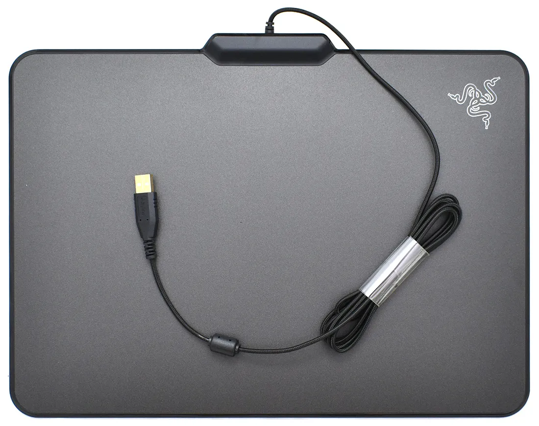 Коврик для мыши Razer Firefly RZ02-01350100-R3M1