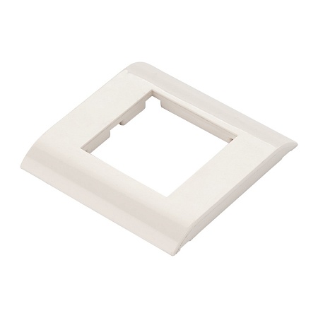 Пластиковая накладка на цоколь 45х45 белая
